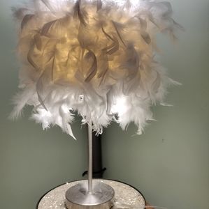 Feather table lamp